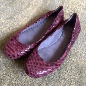 Stuart Weitzman Leather Ballet Flats 6 M Snake Embossed Slip On Sophisticated